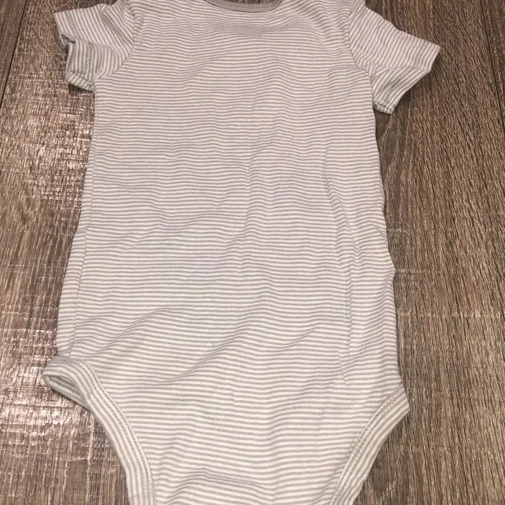 Baby Onesies Set Size 12-18M Set of Baby Rompers with Graphic Designs 4 pieces